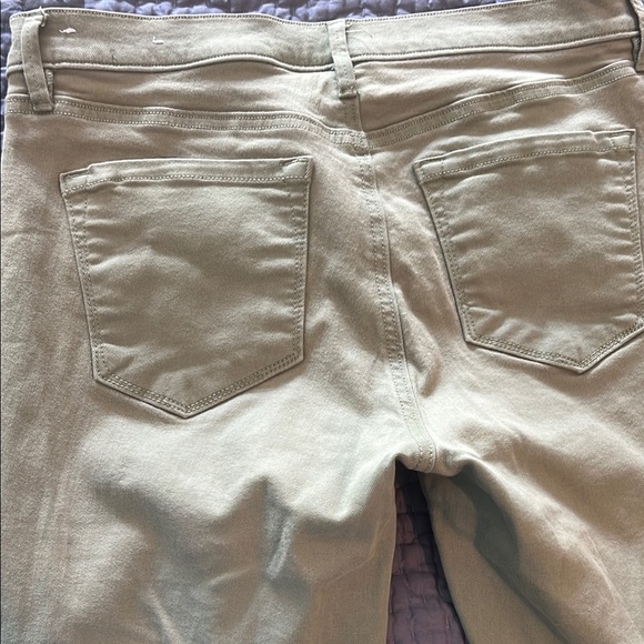LOFT Sage Green Modern Crop Jean size 6 - Picture 8 of 8
